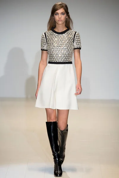 Look 38